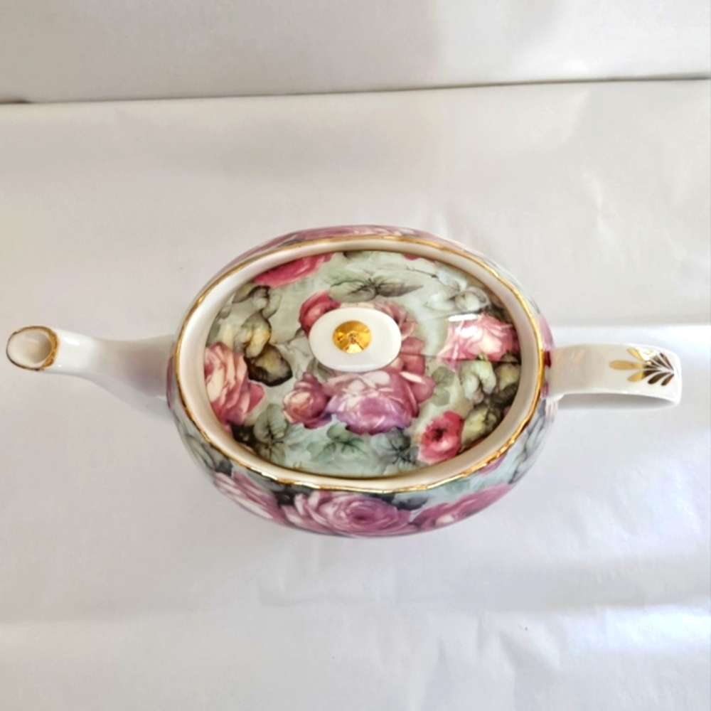 Wow - Roses! Grace's Teaware Teapot - Picture 4 of 15